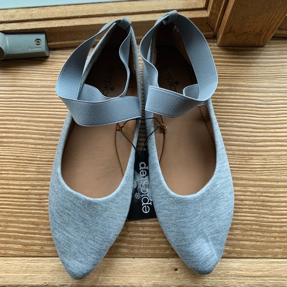 New Size 9 Gray Pointed Toe Flats with Ankle Strap